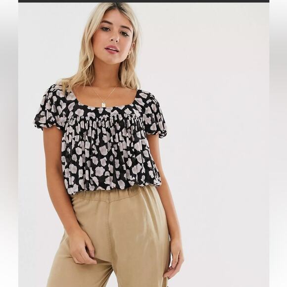 Free People Meg’s Blouse Mesh Animal Print Crop Top, EUC, Size XS, MSRP $78 - Picture 3 of 12